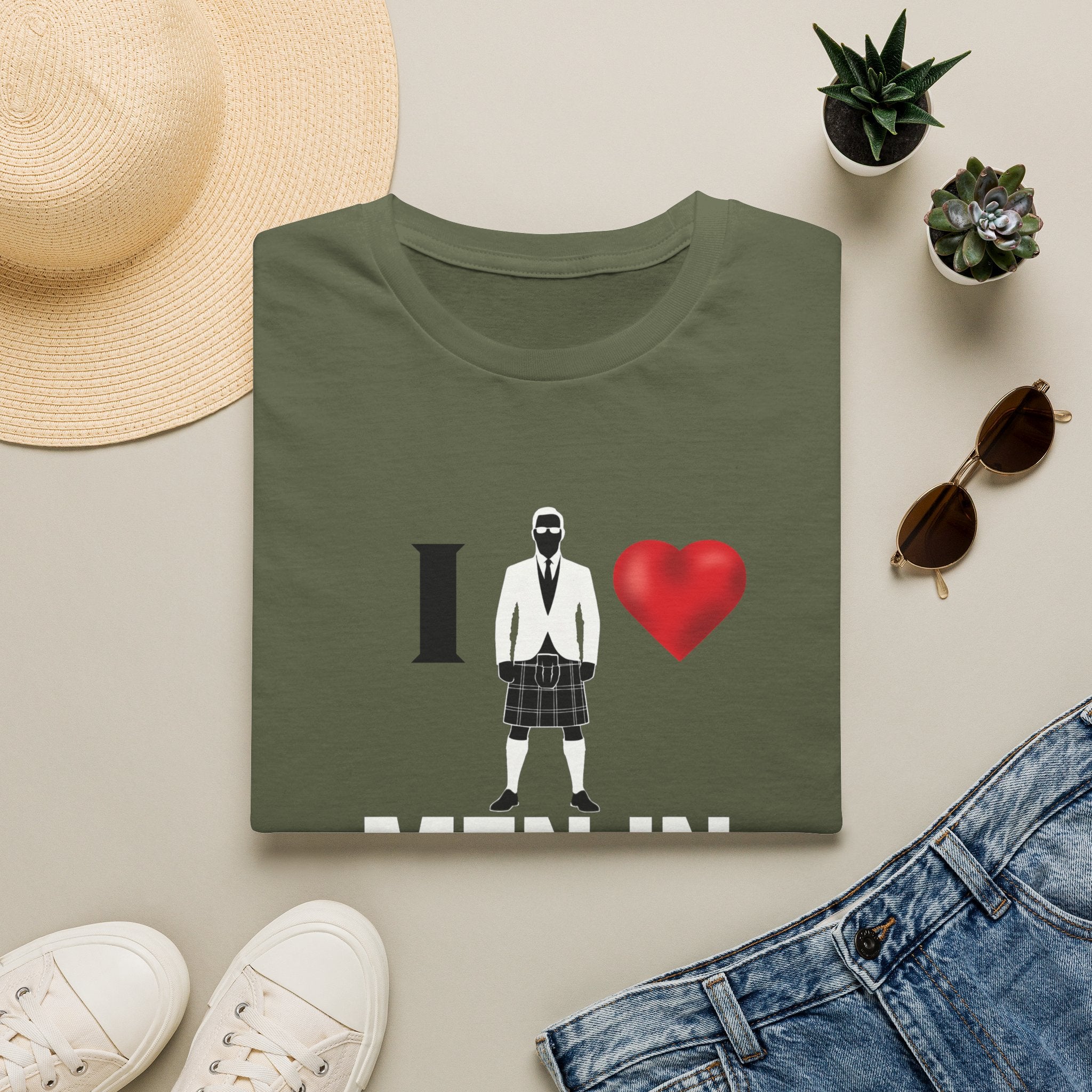I Love Men in Kilts T-Shirt — Scottish Pride Novelty Tee