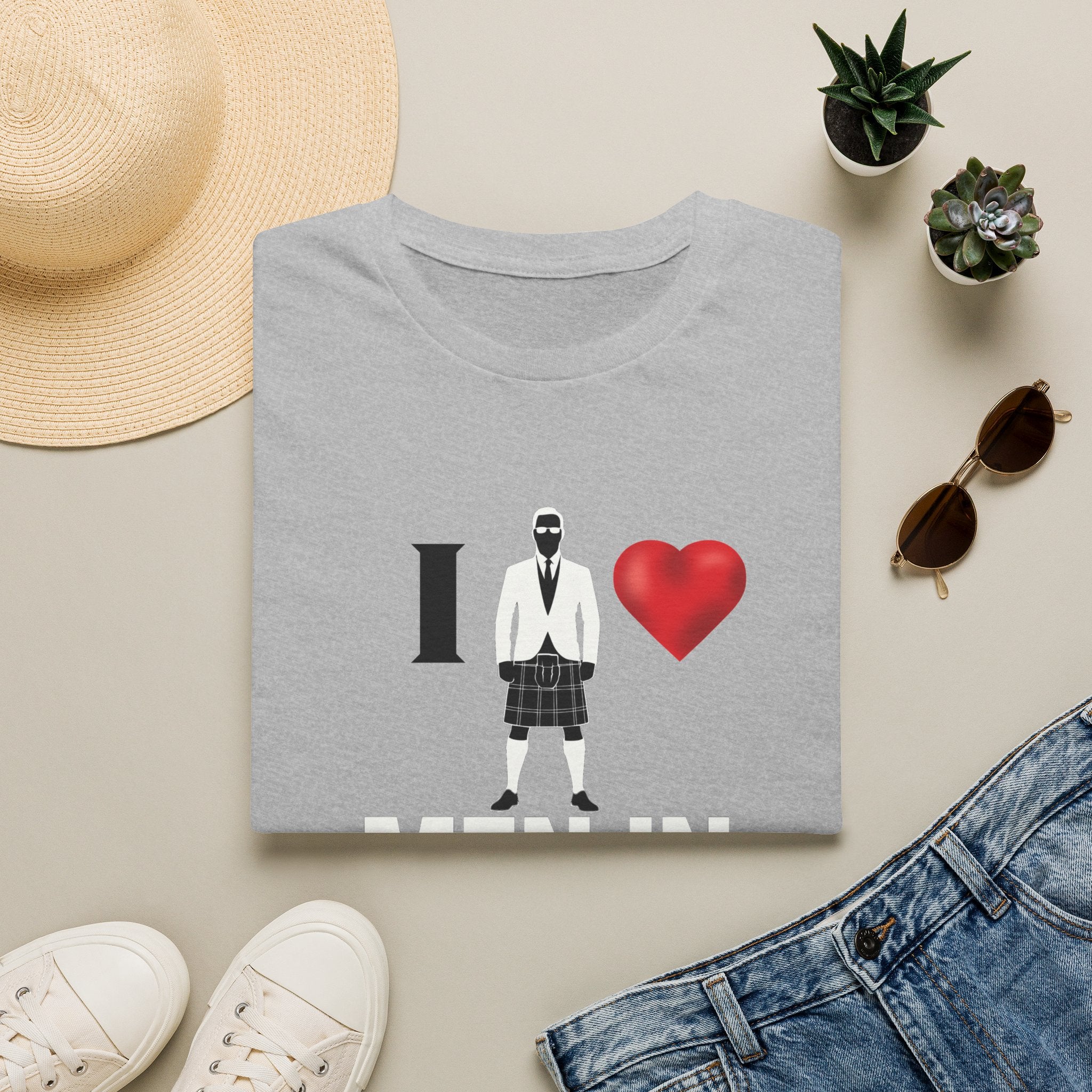 I Love Men in Kilts T-Shirt — Scottish Pride Novelty Tee