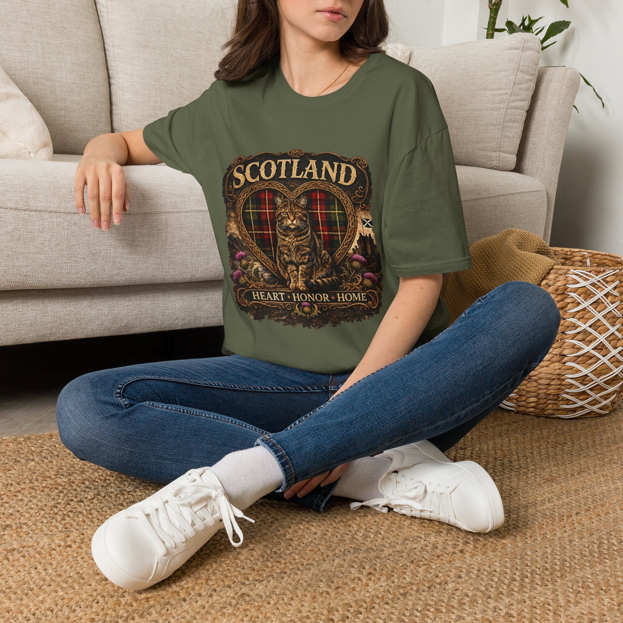 Scotland Wildcat – Heart, Home & Tartan Cat Retro Travel Tee