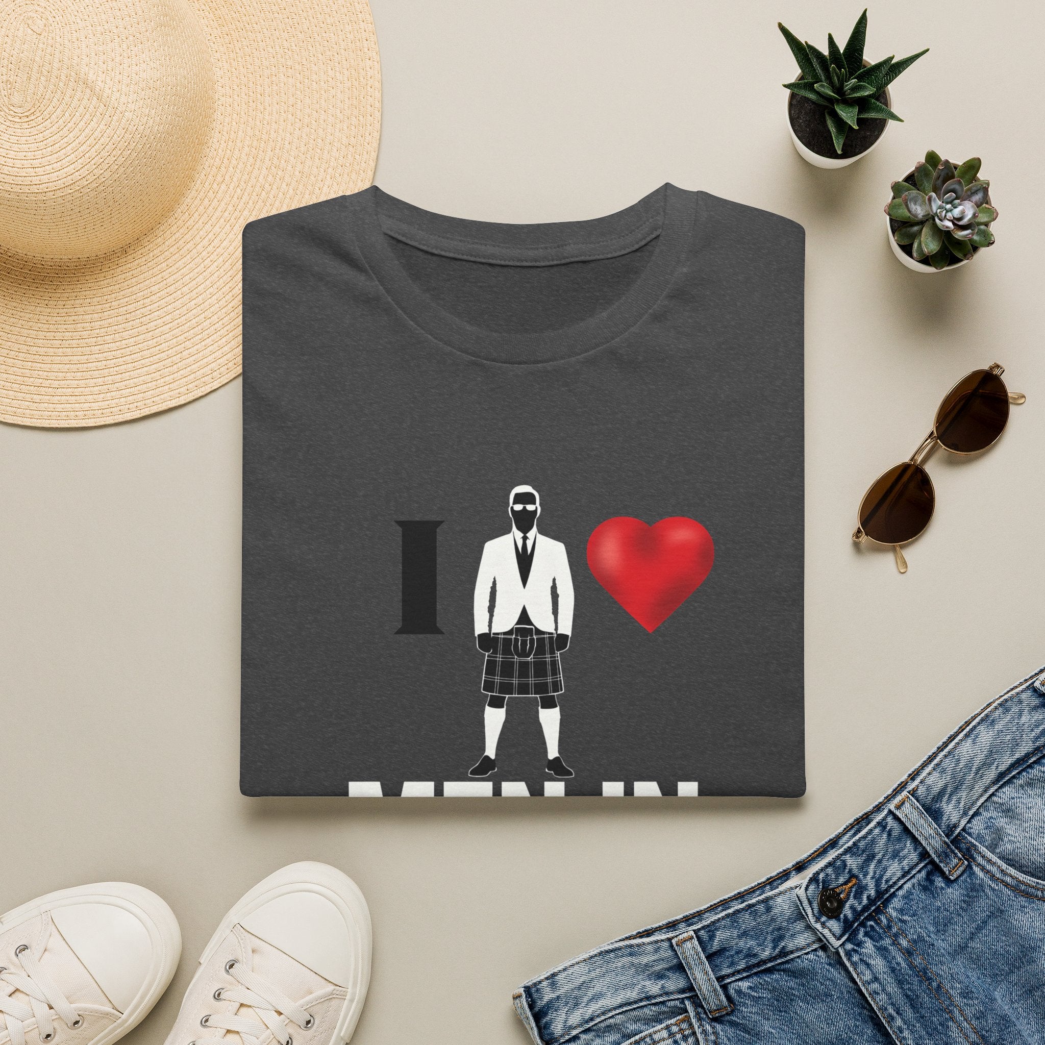 I Love Men in Kilts T-Shirt — Scottish Pride Novelty Tee