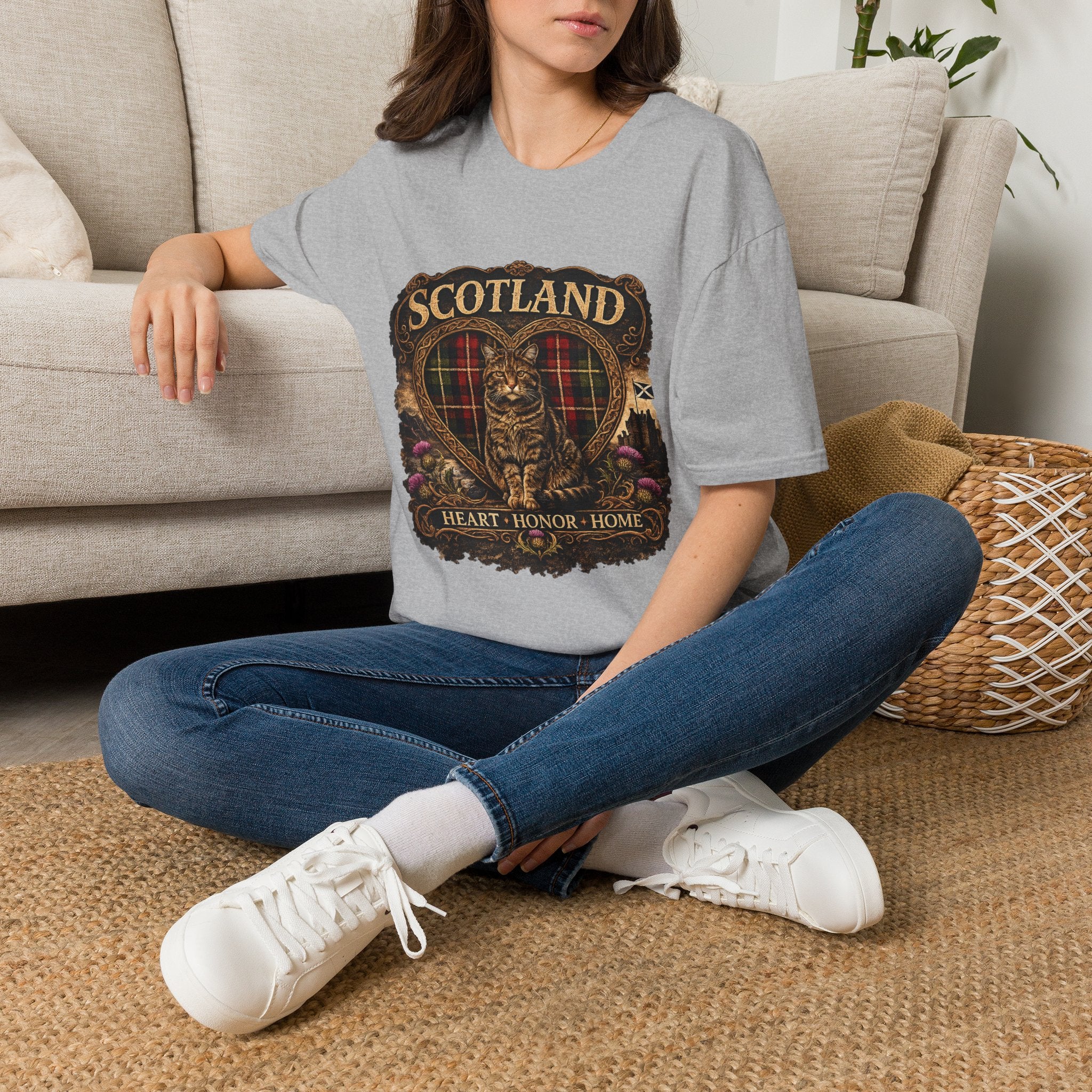 Scotland Wildcat – Heart, Home & Tartan Cat Retro Travel Tee
