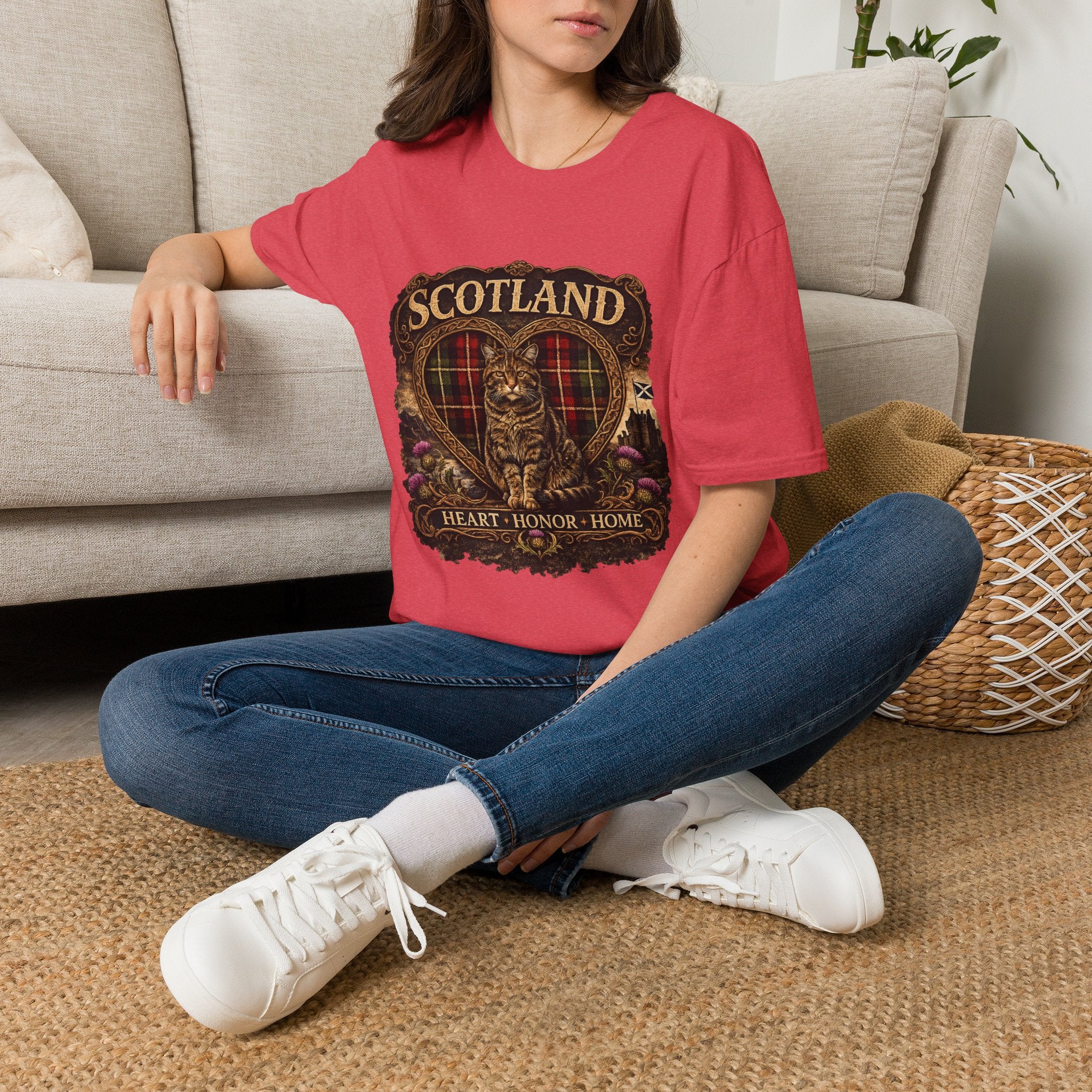 Scotland Wildcat – Heart, Home & Tartan Cat Retro Travel Tee